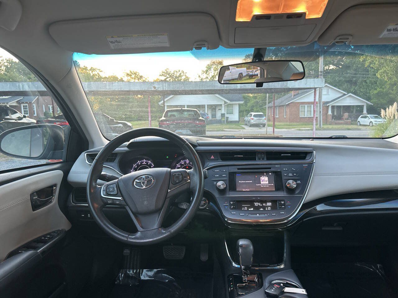 Used 2015 Toyota Avalon XLE w/ Preferred Accessory Package FWD image 16