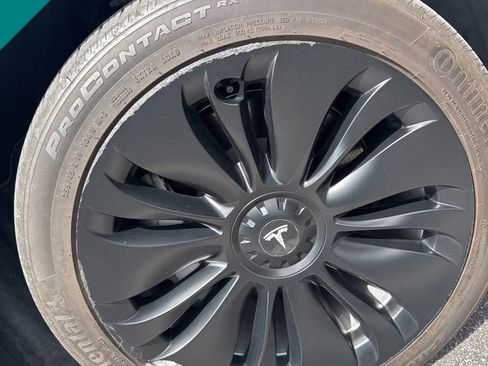 Used 2023 Tesla Model Y Long Range image 25