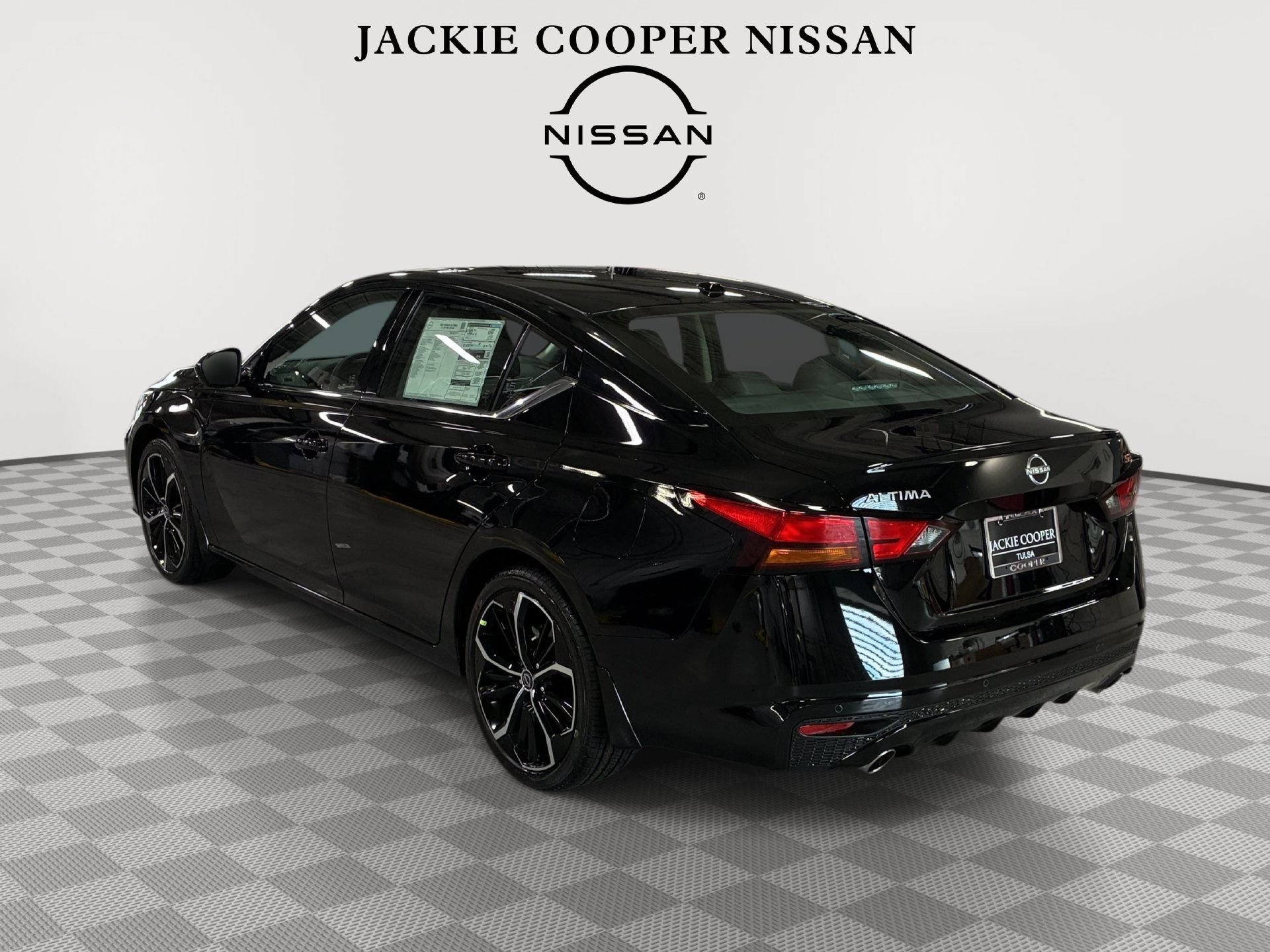 New 2026 Nissan Altima 2.5 SR FWD image 7