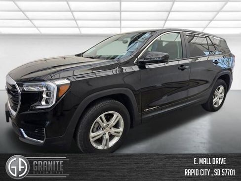 Used 2024 GMC Terrain SLE image 1