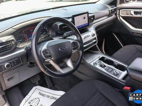 Used 2021 Ford Explorer XLT image 16