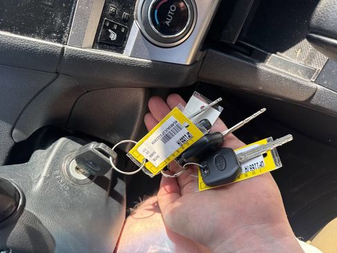 Used 2015 Subaru Outback 2.5i Limited image 18