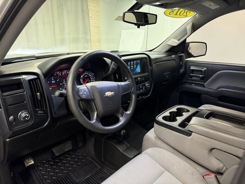 Used 2018 Chevrolet Silverado 1500 Custom w/ Custom Value Package image 25