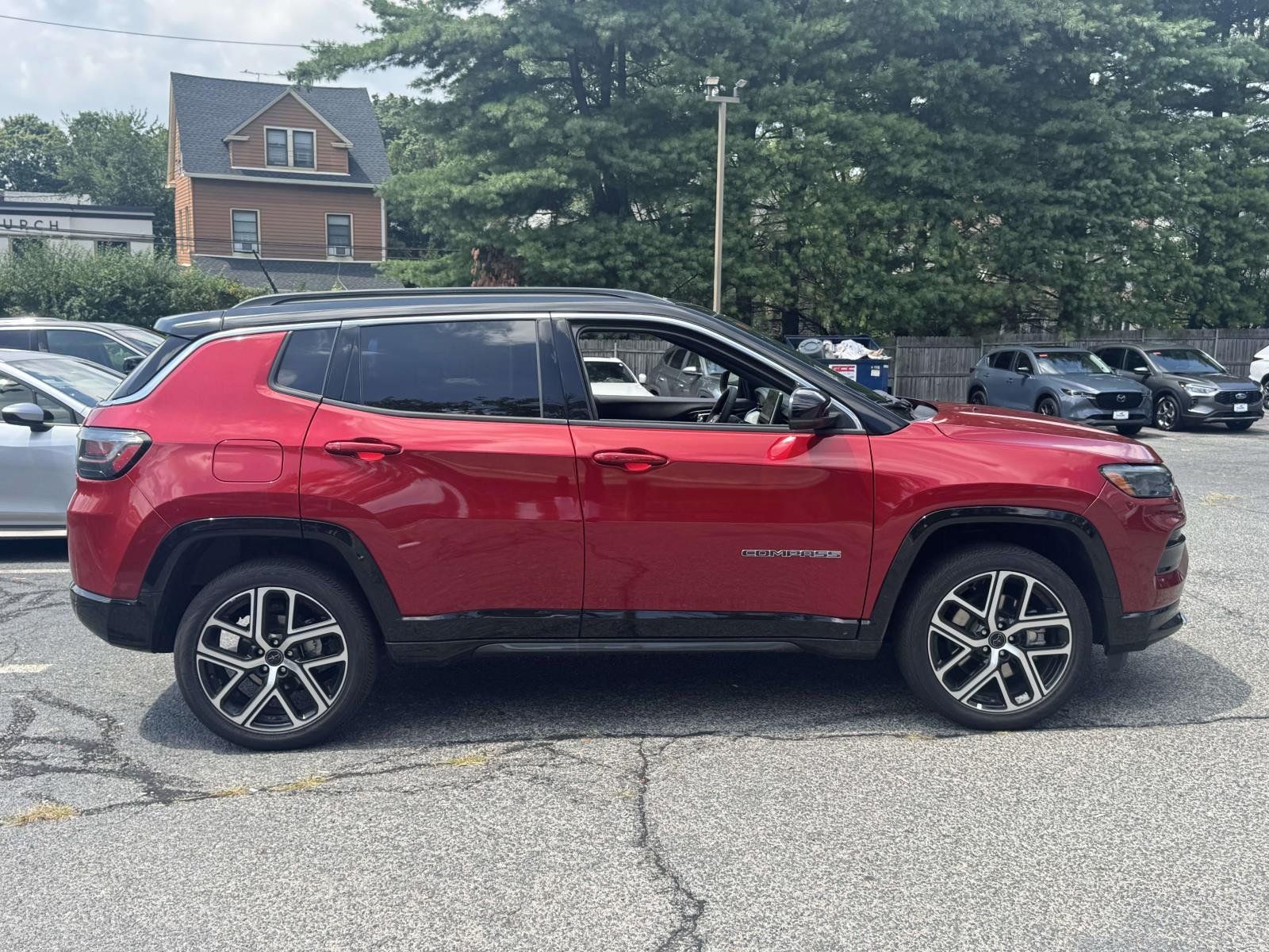 Used 2025 Jeep Compass Limited w/ Elite Group AWD/4WD image 10