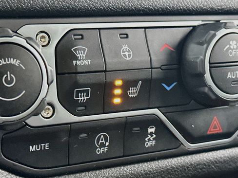 Used 2024 Jeep Wrangler Unlimited Sport AWD/4WD image 19