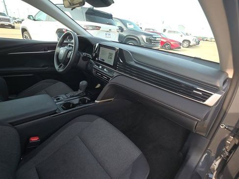 Used 2025 Toyota Camry LE FWD image 17