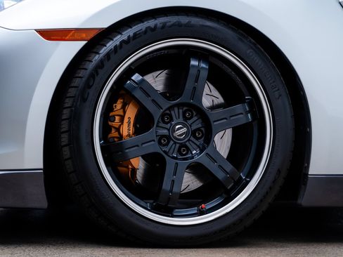 Used 2009 Nissan GT-R Premium AWD/4WD image 4