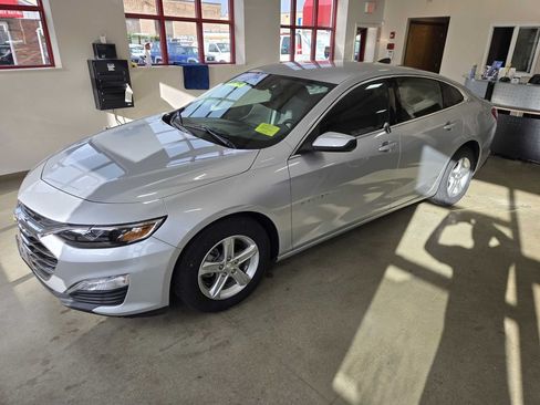 Used 2022 Chevrolet Malibu LS w/ Driver Confidence Package II FWD image 3