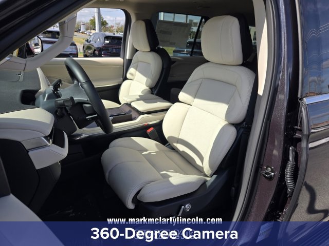 New 2027 Lincoln Navigator Premiere AWD/4WD image 9