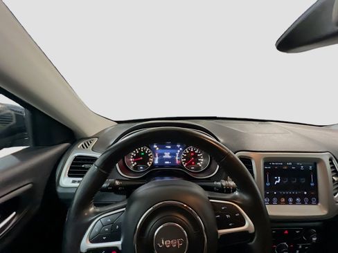 Used 2019 Jeep Compass Latitude w/ Popular Equipment Group FWD image 7