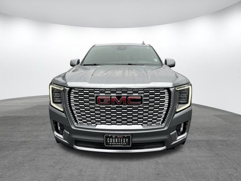 Used 2024 GMC Yukon Denali w/ Advanced Technology Package image 2