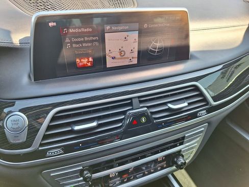 Used 2019 BMW 740i 740i 4D Sedan w/ Executive Package image 16