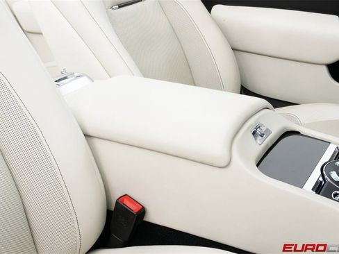 Used 2018 Rolls-Royce Dawn image 37
