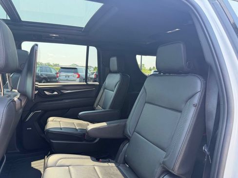 Used 2022 GMC Yukon XL Denali w/ Denali Ultimate Package AWD/4WD image 24