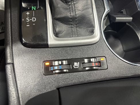 Used 2019 Toyota Highlander Limited w/ Protection Package #3 AWD/4WD image 67