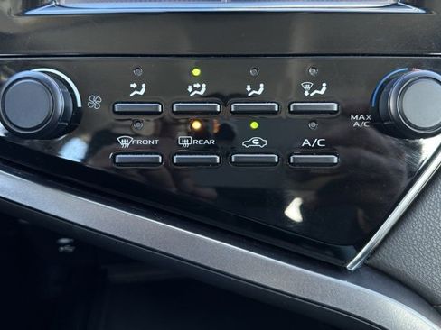 Used 2018 Toyota Camry SE image 21