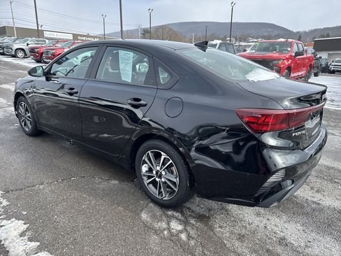 Used 2024 Kia Forte LXS image 4