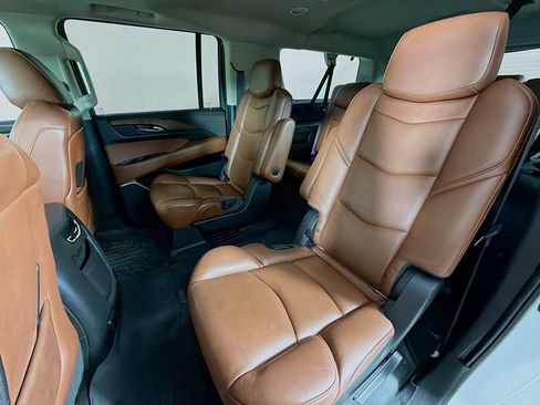 Used 2017 Cadillac Escalade ESV Premium Luxury AWD/4WD image 20