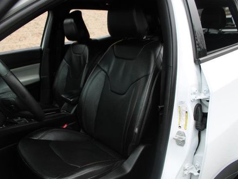 Used 2023 Jeep Compass Limited w/ Sun and Sound Group AWD/4WD image 12