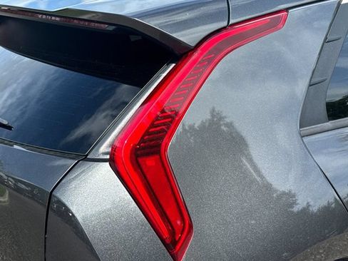 New 2026 Kia Niro Wind FWD image 32
