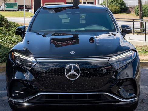 Used 2023 Mercedes-Benz EQS 580 4MATIC SUV image 2