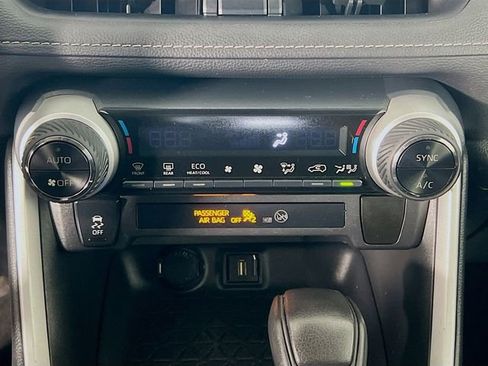 Used 2021 Toyota RAV4 XLE w/ Convenience Package image 23