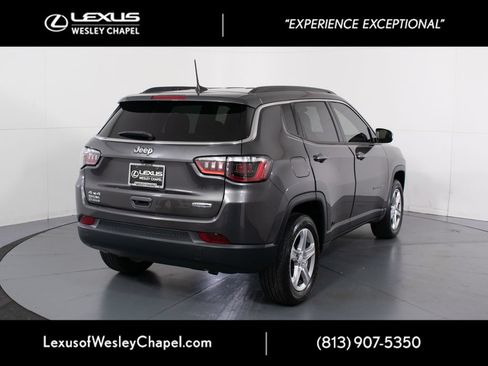 Used 2023 Jeep Compass Latitude w/ Convenience Group AWD/4WD image 4