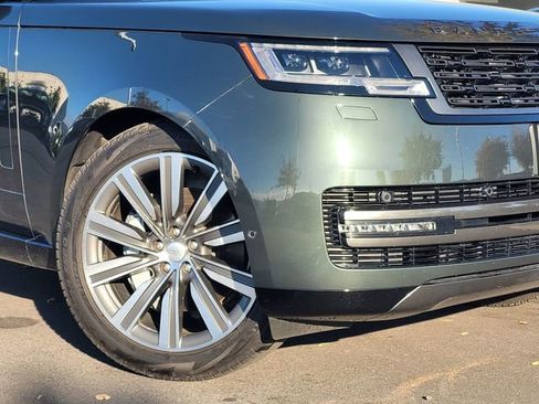 Used 2023 Land Rover Range Rover SE image 3