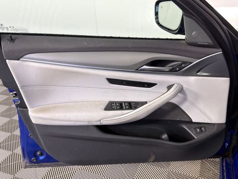 Used 2023 BMW M5 w/ Executive Package image 20