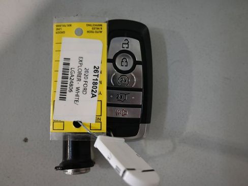 Used 2020 Ford Explorer Platinum w/ Premium Technology Package AWD/4WD image 11