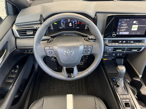Used 2026 Toyota Camry SE FWD image 13