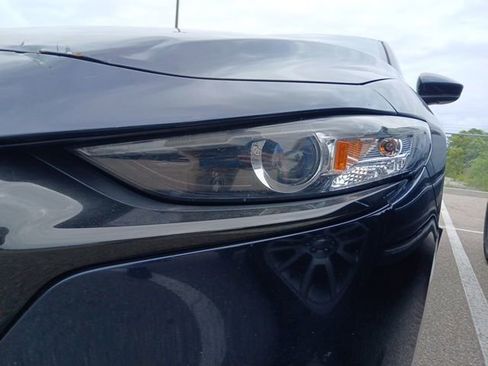 Used 2021 MAZDA MAZDA3 s FWD image 4