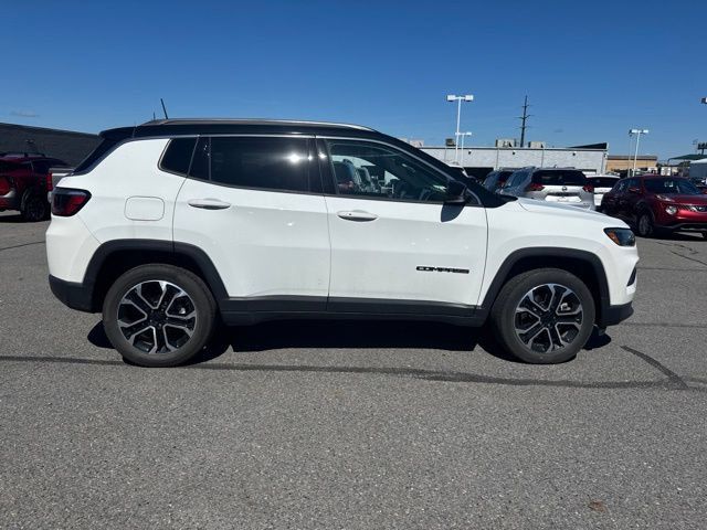 Used 2023 Jeep Compass Limited AWD/4WD image 4