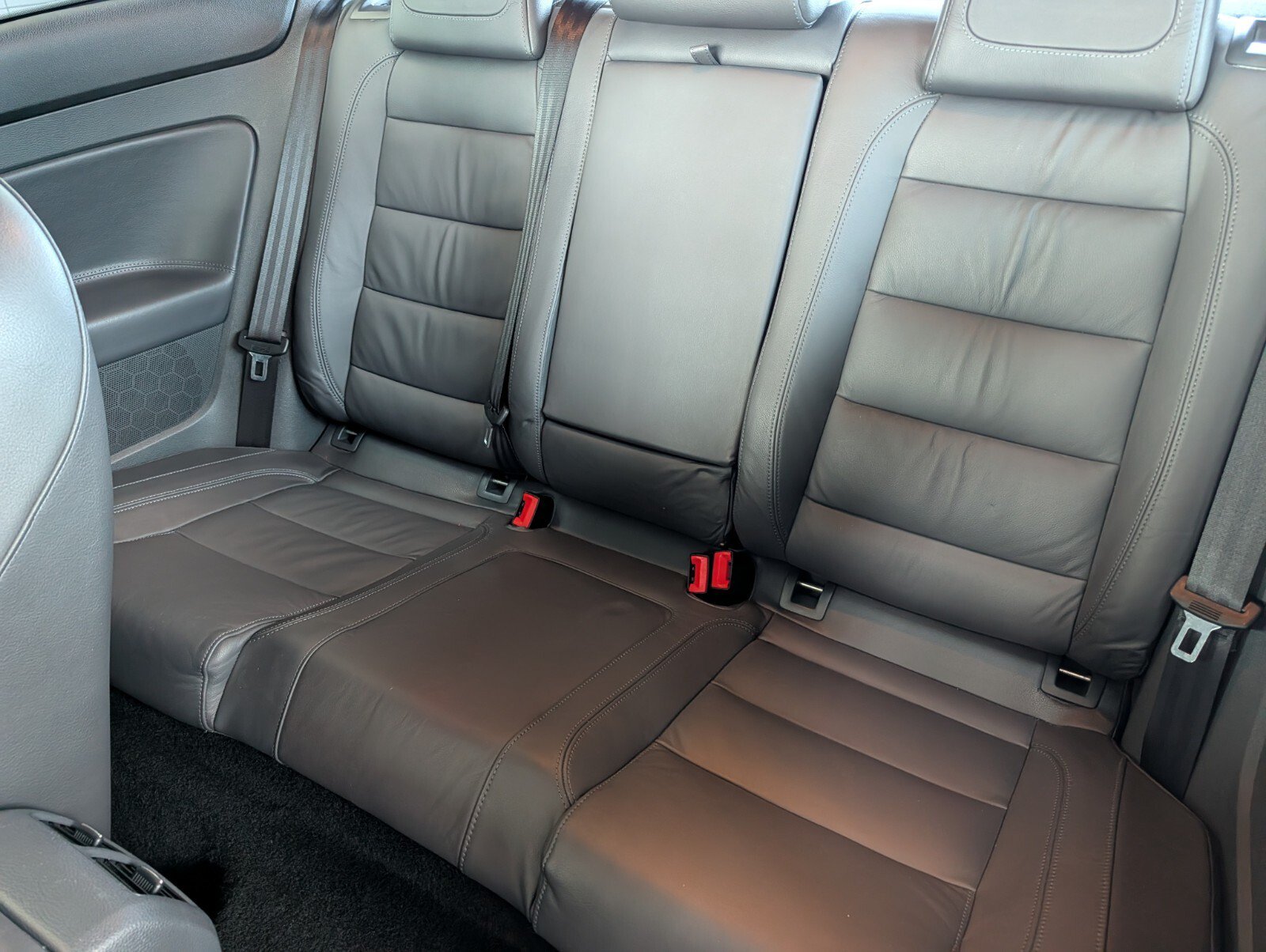 Used 2008 Volkswagen R32 AWD/4WD image 12