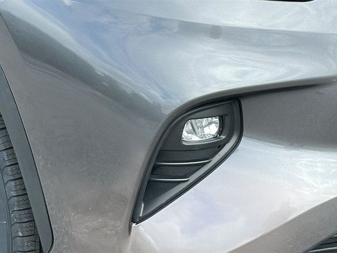 Used 2023 Toyota Highlander XLE FWD image 5