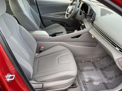 Used 2023 Hyundai Elantra SEL w/ Cargo Package image 17