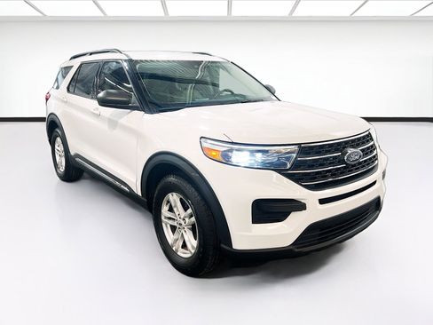 Used 2020 Ford Explorer XLT w/ Class III Trailer Tow Package AWD/4WD image 3