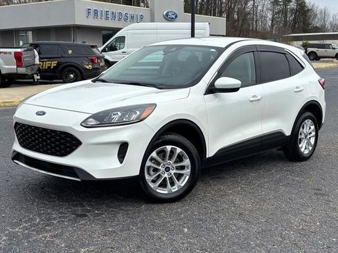 Used 2020 Ford Escape SE image 2