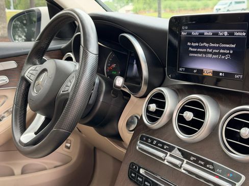 Used 2019 Mercedes-Benz GLC 300 4MATIC image 20