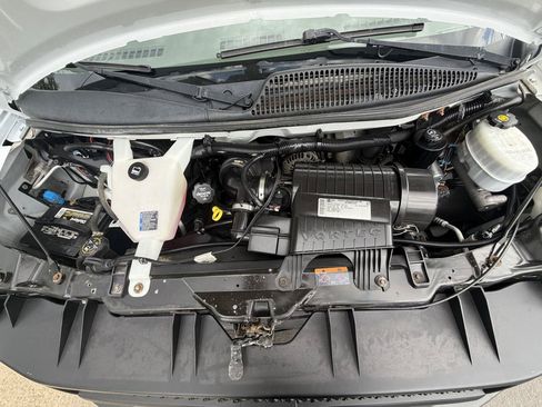 Used 2013 Chevrolet Express 1500 AWD image 9