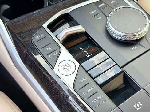 Used 2023 BMW 330i Sedan w/ Driving Assistance Package image 31