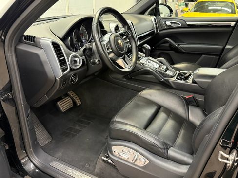 Used 2016 Porsche Cayenne S AWD/4WD image 12