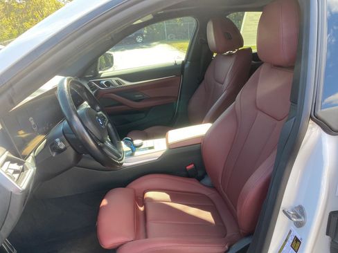 Used 2023 BMW i4 eDrive40 w/ M Sport Package image 10