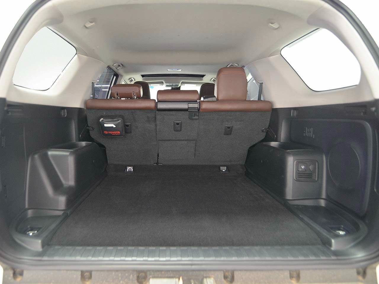 Used 2024 Toyota 4Runner Limited AWD/4WD image 13