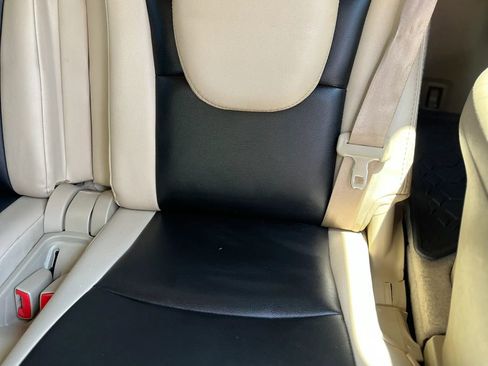 Used 2013 Toyota Highlander Plus FWD image 19
