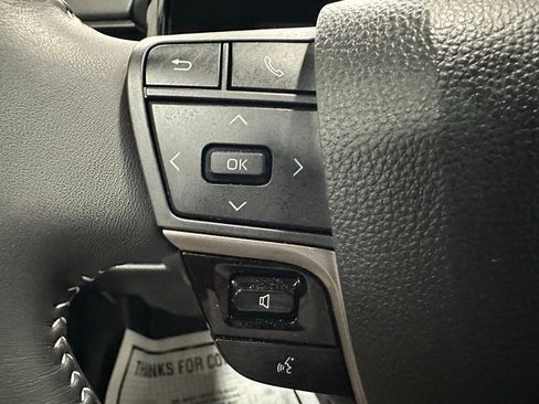 Used 2025 Toyota Camry SE image 19