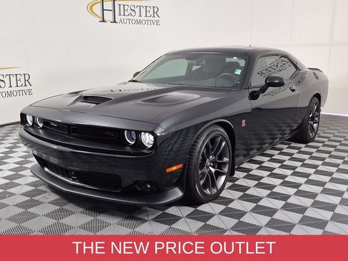 Certified 2022 Dodge Challenger R/T Scat Pack w/ Plus Package RWD image 8