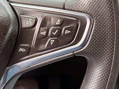 Used 2020 Chevrolet Equinox LS w/ LPO, Cargo Package AWD/4WD image 19