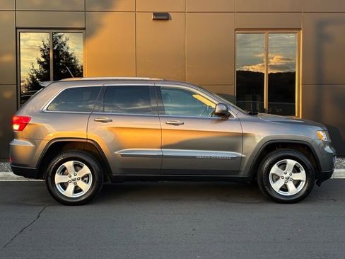 Used 2012 Jeep Grand Cherokee Laredo image 6