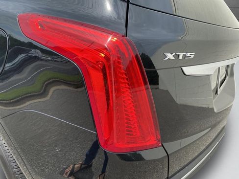 Used 2018 Cadillac XT5 Luxury w/ LPO, Sport Package image 28